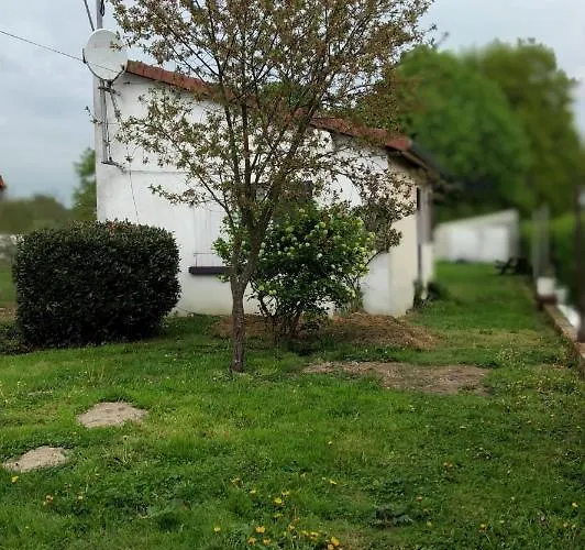 Maison Studio Individuelle Fraichement Renovee
