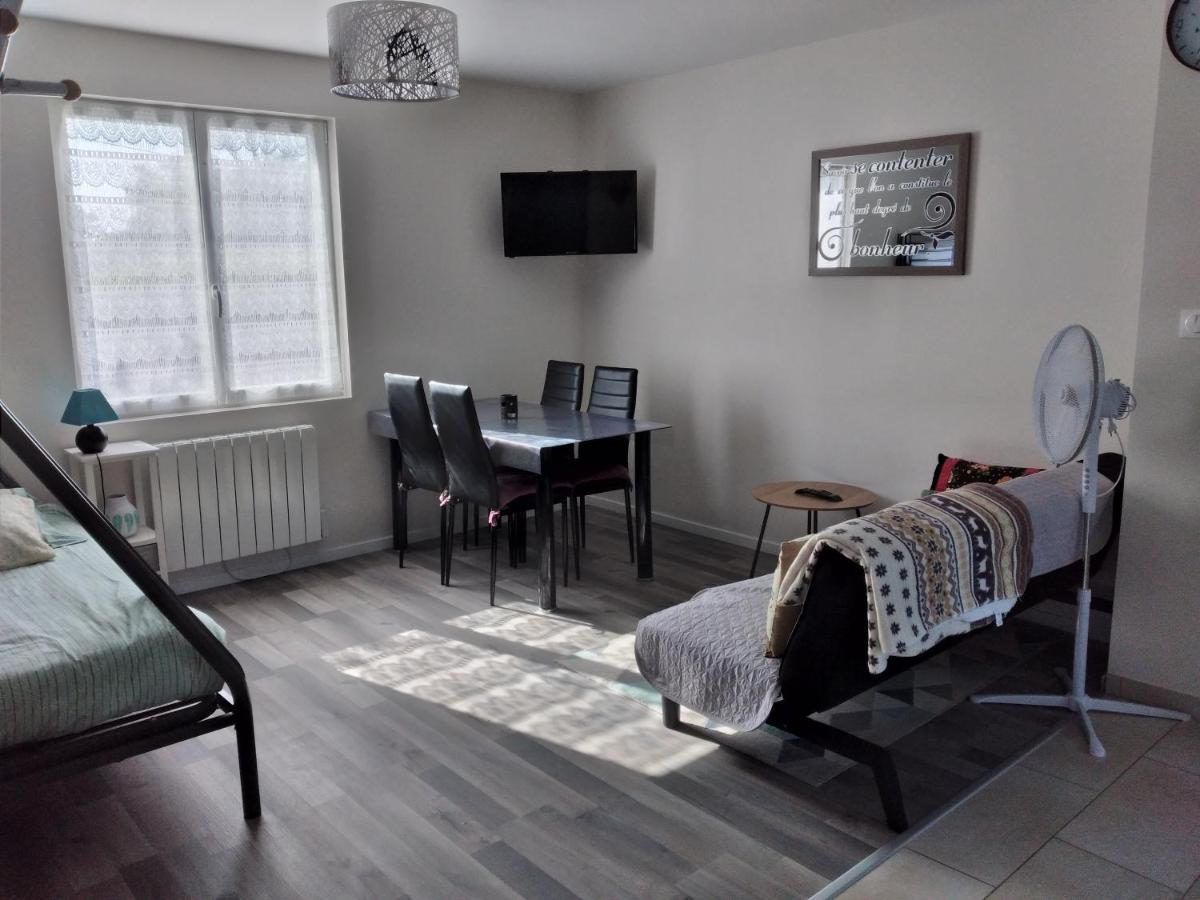 Maison Individuelle Fraichement Renovee Holiday home Paray-le-Fresil